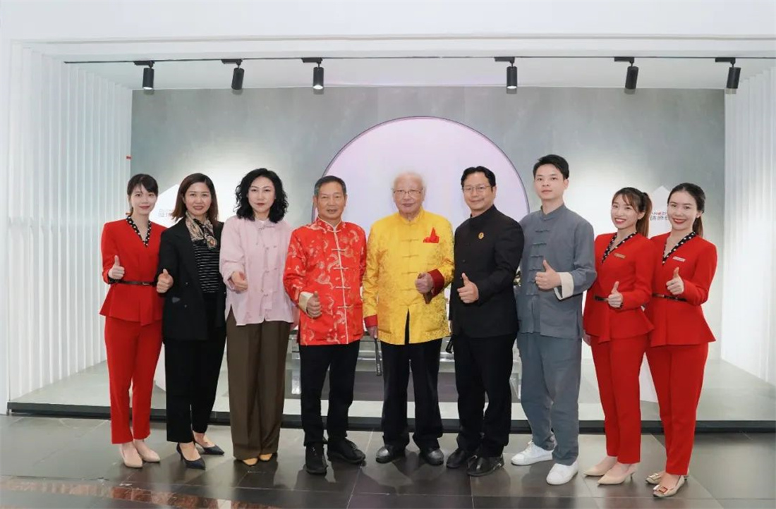 119歲壽星王忠泉到訪新明珠集團(tuán)